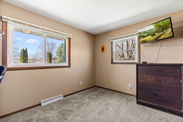 W6392 Judy DRIVE, Plymouth, WI 53073