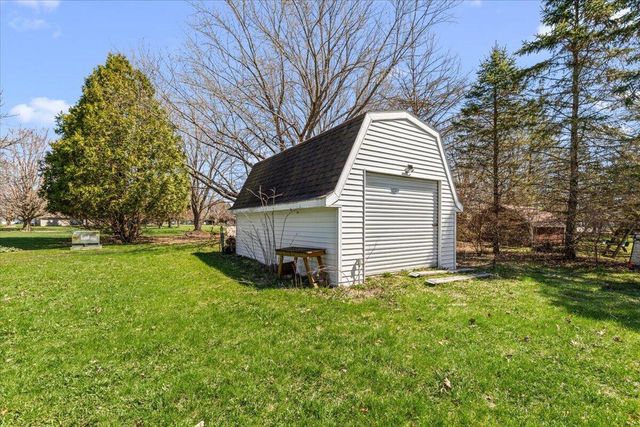 W6392 Judy DRIVE, Plymouth, WI 53073