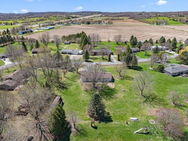 W6392 Judy DRIVE, Plymouth, WI 53073