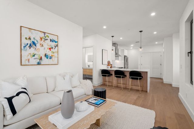 84 Prospect St 302, Somerville, MA 02143