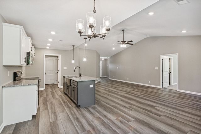 1162 Tybee Dr, Clarksville, TN 37042