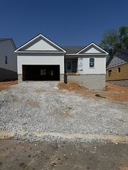 1162 Tybee Dr, Clarksville, TN 37042