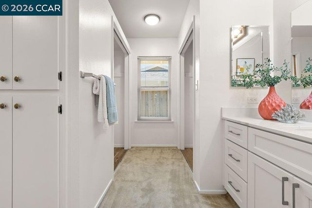 32 Lancaster Ct, Walnut Creek, CA 94595