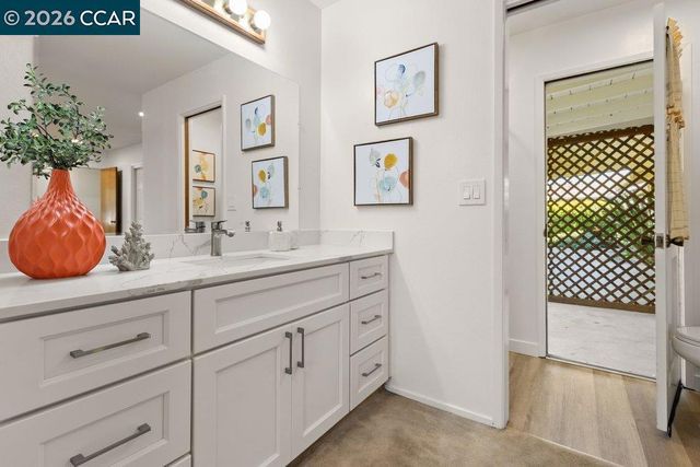 32 Lancaster Ct, Walnut Creek, CA 94595