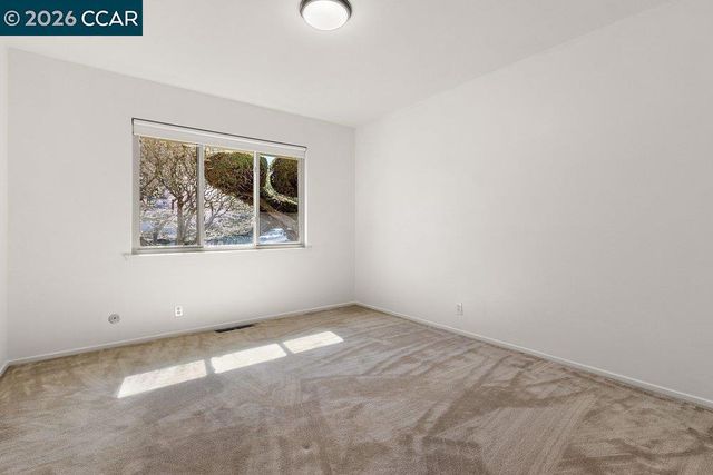 32 Lancaster Ct, Walnut Creek, CA 94595