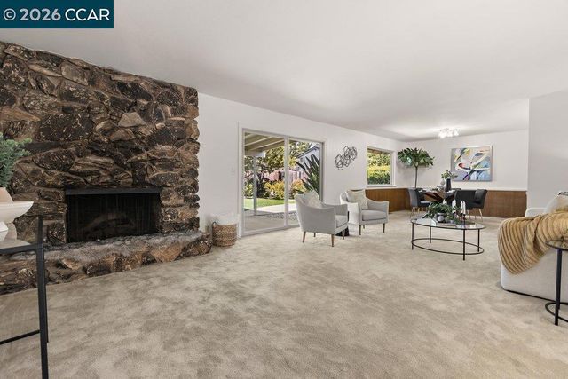 32 Lancaster Ct, Walnut Creek, CA 94595