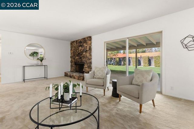 32 Lancaster Ct, Walnut Creek, CA 94595