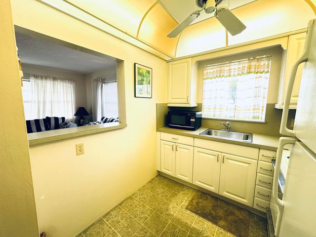 8 GRANTHAM D, Deerfield Beach, FL 33442