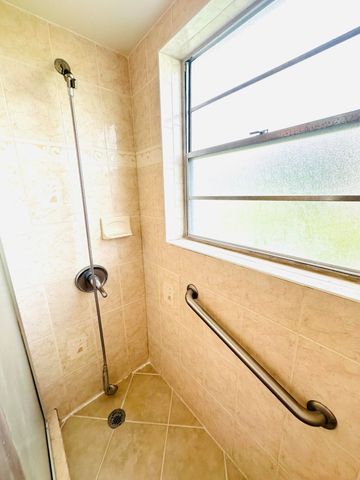8 GRANTHAM D, Deerfield Beach, FL 33442