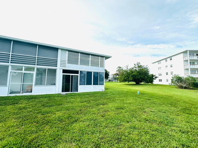8 GRANTHAM D, Deerfield Beach, FL 33442
