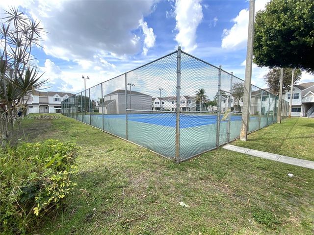 17500 NW 67th Ct E-19, Hialeah, FL 33015
