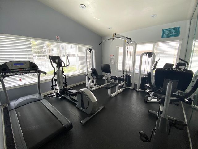 17500 NW 67th Ct E-19, Hialeah, FL 33015