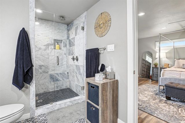 109 High Gabriel DR, Leander, TX 78641