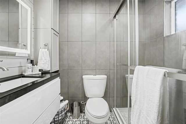 109 High Gabriel DR, Leander, TX 78641