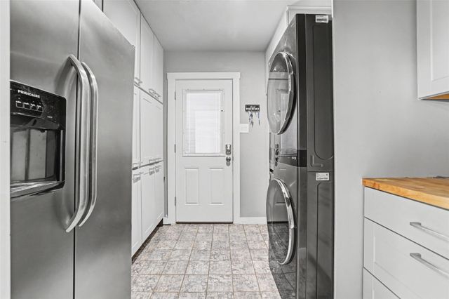 109 High Gabriel DR, Leander, TX 78641