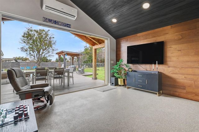 109 High Gabriel DR, Leander, TX 78641