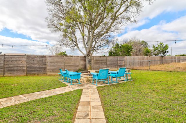 109 High Gabriel DR, Leander, TX 78641