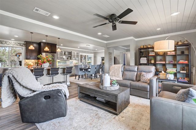 109 High Gabriel DR, Leander, TX 78641