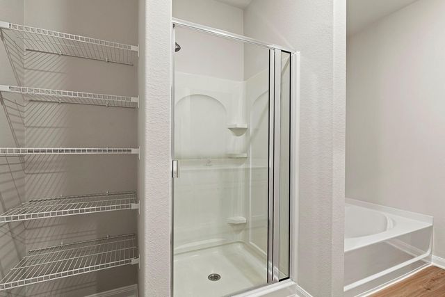 8810 New Jade Drive, Iowa Colony, TX 77583