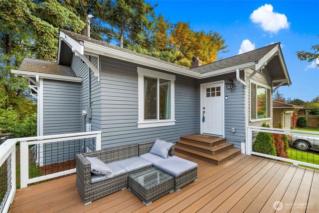 9338 39th Avenue S, Seattle, WA 98118