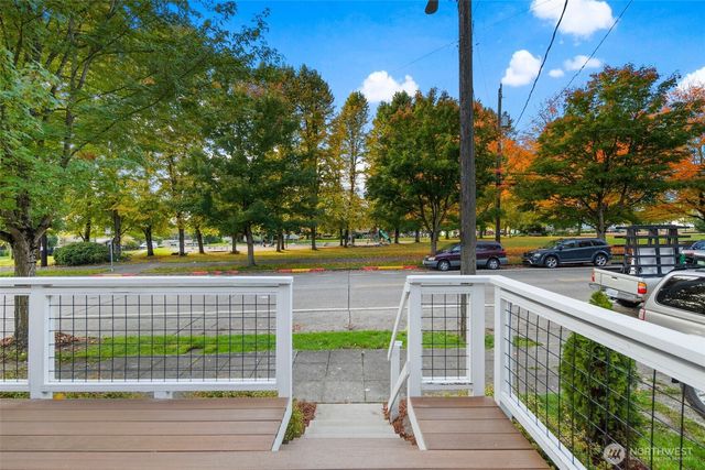 9338 39th Avenue S, Seattle, WA 98118