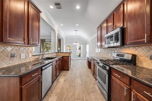 18235 Memorial Spring Court, Tomball, TX 77375