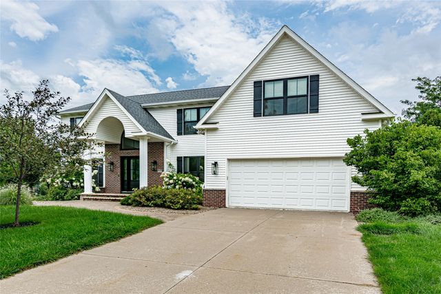 6949 Bowman Lane, Cedar Rapids, IA 52402