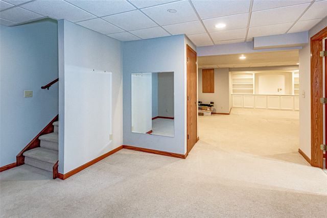6949 Bowman Lane, Cedar Rapids, IA 52402