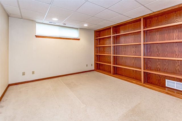 6949 Bowman Lane, Cedar Rapids, IA 52402