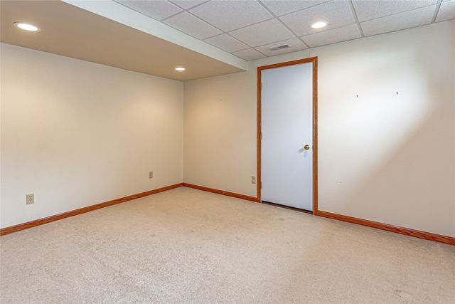 6949 Bowman Lane, Cedar Rapids, IA 52402