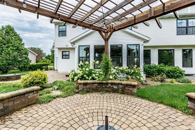 6949 Bowman Lane, Cedar Rapids, IA 52402