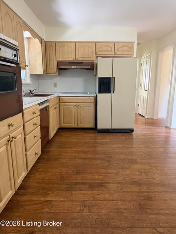 590 Lakeshore Pkwy, Brandenburg, KY 40108