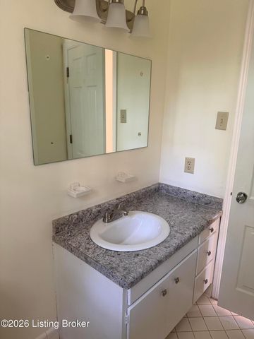 590 Lakeshore Pkwy, Brandenburg, KY 40108