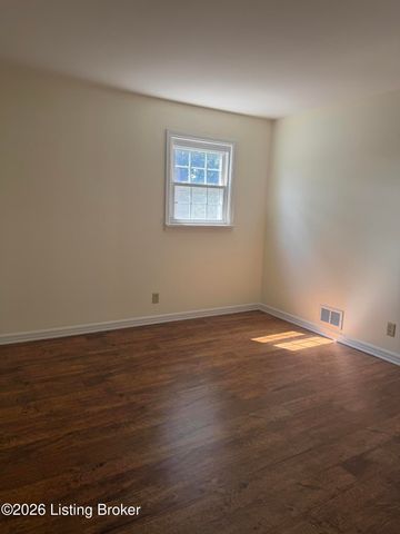 590 Lakeshore Pkwy, Brandenburg, KY 40108