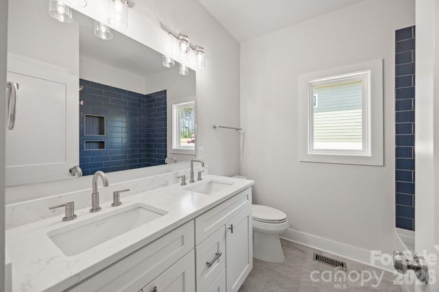 124 Taylors Garden Way 30, Statesville, NC 28625