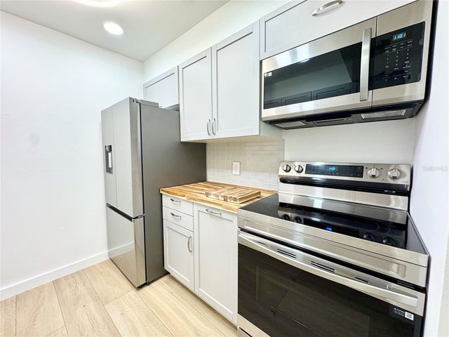 9205 TUDOR DRIVE C208, Tampa, FL 33615