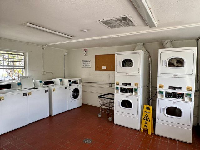 9205 TUDOR DRIVE C208, Tampa, FL 33615