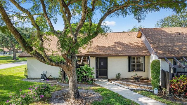 117 Via De Casas Norte, Boynton Beach, FL 33426