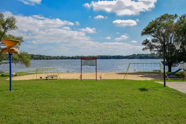 7965 Mchenry STREET, Burlington, WI 53105