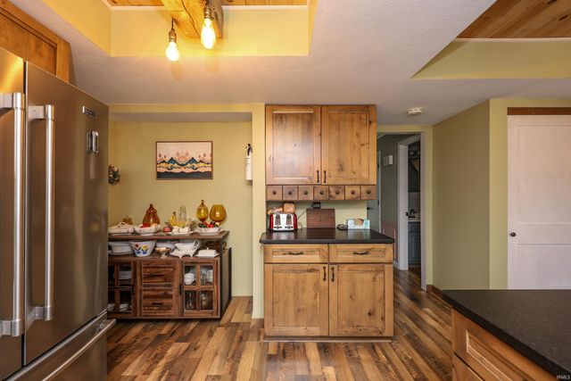 5321 Seaforth Lane, Fort Wayne, IN 46835
