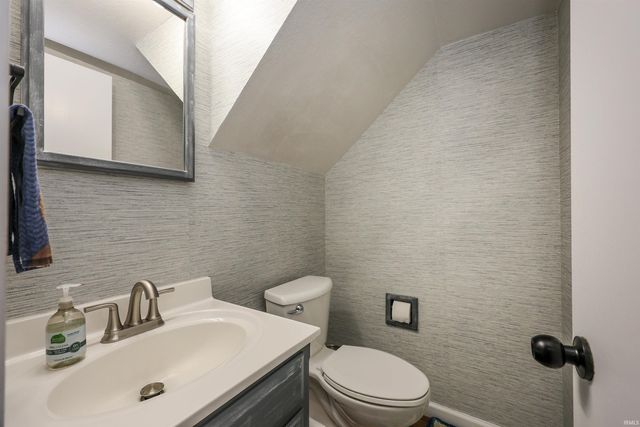 5321 Seaforth Lane, Fort Wayne, IN 46835