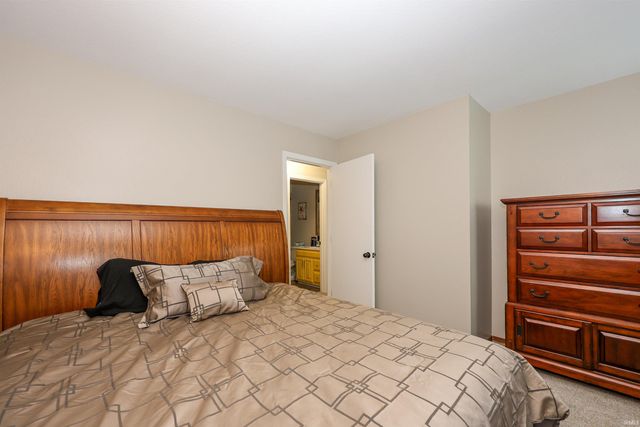 5321 Seaforth Lane, Fort Wayne, IN 46835