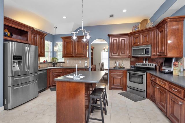 303 Beaumont Drive, Magnolia, TX 77354