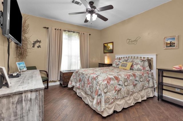 303 Beaumont Drive, Magnolia, TX 77354