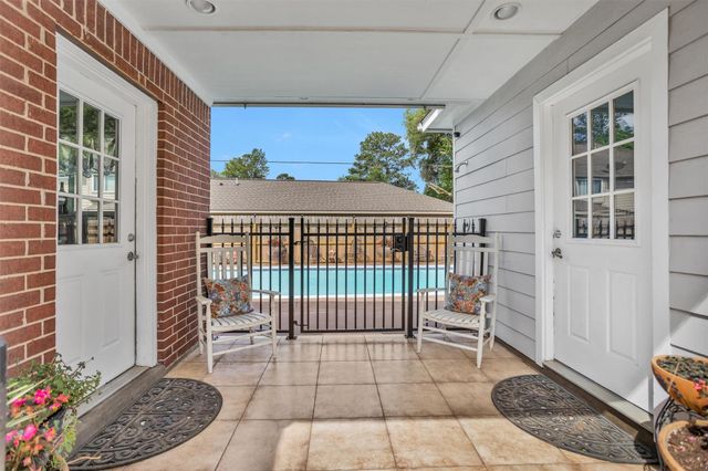 303 Beaumont Drive, Magnolia, TX 77354
