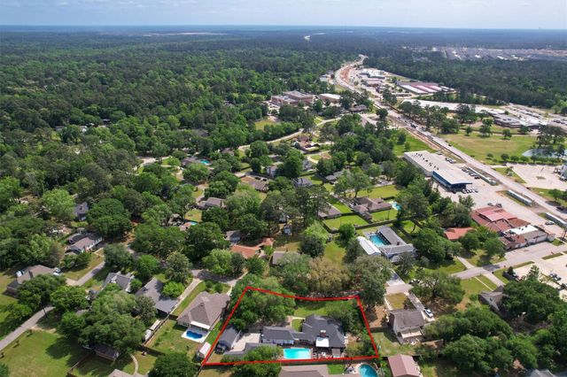 303 Beaumont Drive, Magnolia, TX 77354
