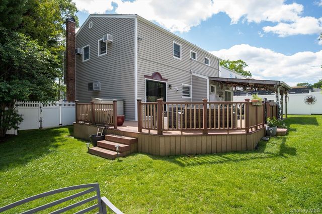 1400 Wagner Street, Wantagh, NY 11793