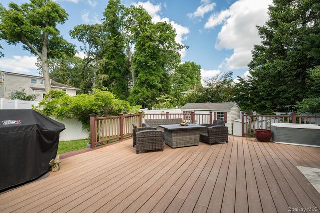 1400 Wagner Street, Wantagh, NY 11793