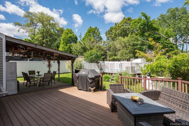 1400 Wagner Street, Wantagh, NY 11793