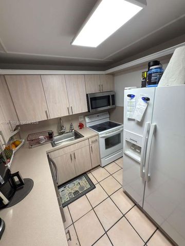 1825 W 44th Pl 208, Hialeah, FL 33012